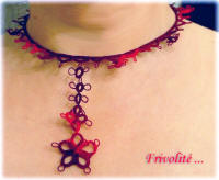 collier petites fleurs frivolité