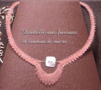 collier dentelle aux fuseaux et nacre