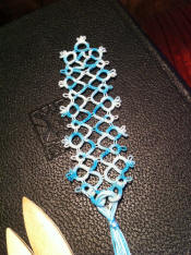 signet dentelle frivolité bleu blanc